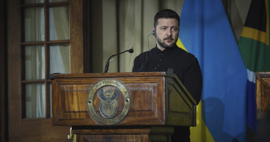 Zelenski: Racheta responsabilă pentru tragedia din Kiev, care a curmat 12 vieți, conține 116 piese din străinătate, majoritatea provenind din SUA. 1 galerie foto zelenski racheta care a ucis ieri 12 persoane in kiev a fost realizata cu 116 componente straine majoritatea lor sunt facute in sua 680ba7e6a7685