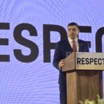 George Simion deschide balul, însă Crin Antonescu se conturează ca noul favorit pentru runda decisivă, conform unui sondaj CURS. 2 george simion conduce in primul tur dar crin antonescu este vazut drept favorit in turul doi potrivit unui sondaj curs 67fbdefaf1dba