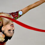 Gimnaștii din Rusia contestă competițiile internaționale sub steagul neutru, iar federația le susține decizia. 2 gimnastii rusi refuza sa concureze in competitiile internationale sub steag neutru federatia e de acord cu pozitia lor 67f2e81589360