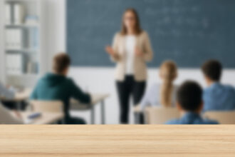 guvernul anunta concursuri de angajare pentru circa 62 000 de posturi in educatie 680a29e4e1c48