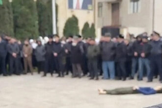 imagini de evul mediu in cecenia autoritatile sunt acuzate ca au expus public cadavrul unui adolescent acuzat ca a atacat politia 67f7f89cb4176