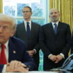 În tumultul provocat de taxele vamale, Donald Trump reorganizează echipa de strategii comerciale. 3 in mijlocul furtunii economice starnite de taxele vamale donald trump remaniaza echipa care se ocupa de strategia comerciala 67f854ed854bb
