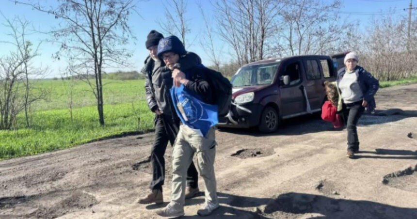 Într-o pauză temporară de Paște, forțele ruse au lansat drone asupra voluntarilor ucraineni ce salvau civili în Donețk. 1 in timpul armistitiului de paste fortele ruse au atacat cu drone voluntarii ucraineni care evacuau civili in donetk 68051cdd4692e