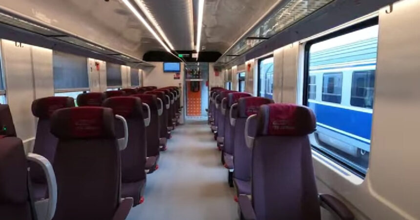 CFR Călători deschide porțile: Descoperă primul tren modernizat cu sprijinul PNRR! 1 inaugurare cu intarziere marca cfr calatori cum arata primul tren modernizat cu bani din pnrr 67ffac7b2a2d0