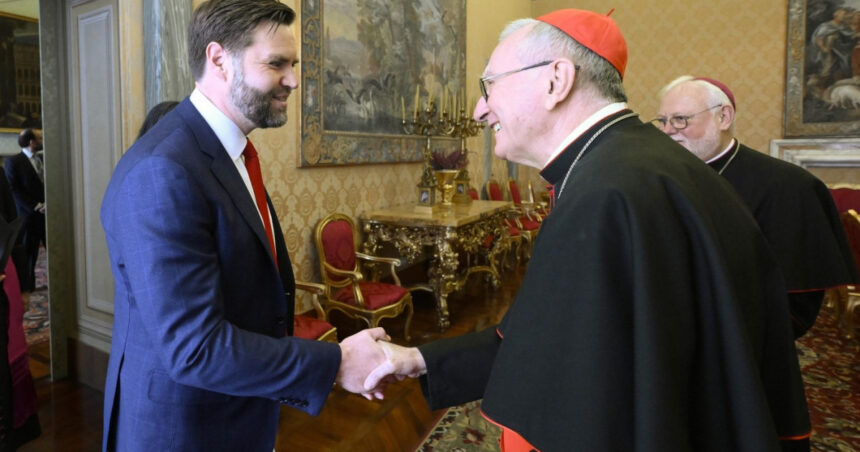 J.D. Vance a avut o discuție cu secretarul de stat al Vaticanului, dar întâlnirea cu Papa Francisc nu este inclusă în agenda oficială. 1 j d vance s a intalnit cu secretarul de stat al vaticanului o intrevedere cu papa francisc lipseste din programul oficial 68039a8fac683