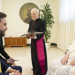 JD Vance dezvăluie detalii din întâlnirea sa emoționantă cu Papa Francisc, înainte de trecerea acestuia în neființă. 2 jd vance povesteste cum a decurs ultima intalnire cu papa francisc inainte de a muri 6809f8e935998