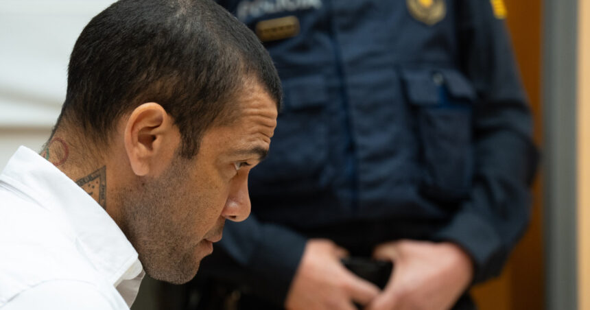 Decizia justiției spaniole: Dani Alves, fost star al Barcelonei, scăpat de condamnarea pentru viol 1 justitia spaniola anuleaza condamnarea pentru viol in cazul lui dani alves fost fotbalist la barcelona 67ec1a5df3ac4