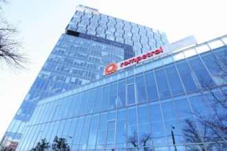 kmg proprietarul rompetrol cauta investitori printre care si rusii de la tatneft pentru privatizarea a doua rafinarii 67ee0c468fab2