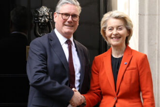 la cinci ani de la brexit marea britanie se aliaza cu ue ca sa il sfideze pe donald trump ce document se pregatesc sa semneze 68109fd77d409