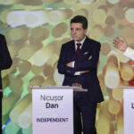 Lasconi: „Nicuşor, un mic schemuitor, a încercat să mă elimine din competiție pentru că deranjam planurile.” Antonescu a intervenit în sprijinul ei. 3 lasconi nicusor viclean copil de casa a vrut sa ma scoata din joc ca incurcam sistemul antonescu a sarit in apararea ei 680fef0408067