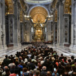 Roma, sub privirile celor care vor lua parte la înmormântarea papei: Mormântul suveranului pontif deschis pentru vizitare începând de duminică 3 live videotext roma sub asediul celor care vor participa la funeraliile papei mormantul suveranului pontif va putea fi vizitat de duminica 680a403d8c02f