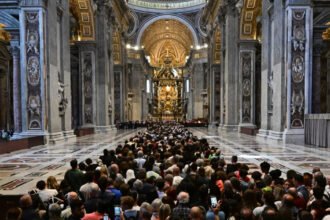 live videotext roma sub asediul celor care vor participa la funeraliile papei mormantul suveranului pontif va putea fi vizitat de duminica 680a403d8c02f