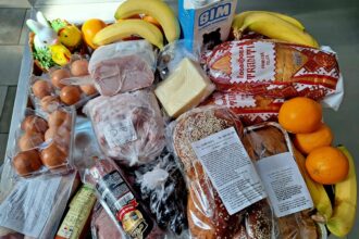 lumina pastelui ajunge la cei vulnerabili primaria constanta ofera pachete alimentare pentru sute de beneficiari 6800c7b3d39ae