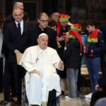 „Maradona sau Messi? Răspunsul neașteptat al Papei Francisc care pune capăt controverselor” 3 maradona sau messi papa francisc a incheiat dezbaterea cu un raspuns surprinzator 6806627d0b473