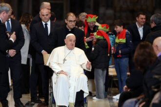 maradona sau messi papa francisc a incheiat dezbaterea cu un raspuns surprinzator 6806627d0b473