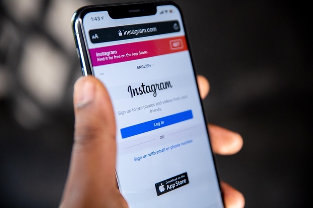 Mark Zuckerberg admite: Instagram a fost achiziționat datorită camerei sale superioare față de Facebook! 1 mark zuckerberg recunoaste ca a cumparat instagram pentru ca avea o camera mai buna decat facebook 67ff74263c6dc