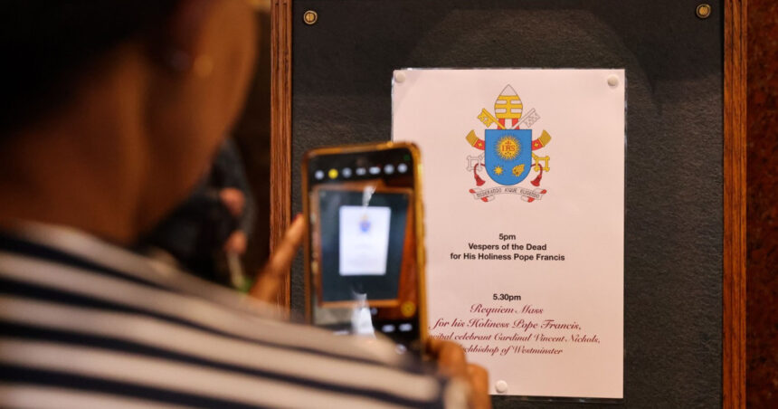 Vaticanul îşi mobilizează toate resursele pentru a anunţa trecerea în nefiinţă a papei Francisc 1 masinaria de comunicare a vaticanului la turatie maxima pentru a anunta lumii decesul papei francisc 680675c707ae5