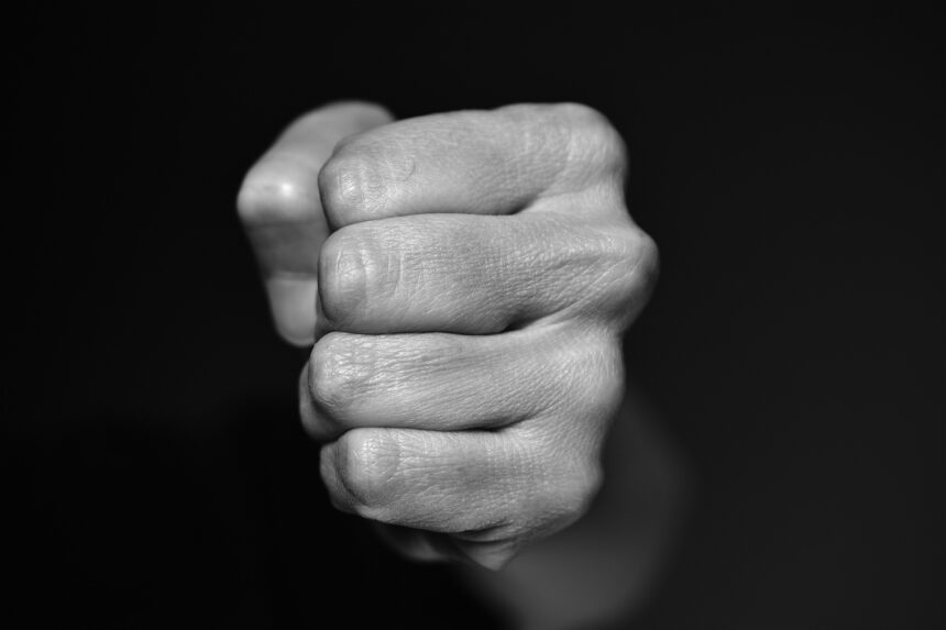 Medgidia: Tatăl care și-a agresat fiul de 8 ani a fost reținut! Descoperă decizia oficială 1 medgidia barbatul care si a batut copilul de 8 ani a fost arestat iata hotararea oficiala 6811bd7ace06e