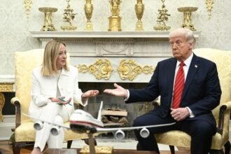 meloni l a fermecat pe trump si ar putea salva europa din calea furtunii tarifelor aplicate de sua video 6802751652749