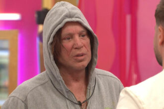 mickey rourke actorul in varsta de 71 de ani dat afara dintr un show tv dupa un conflict inacceptabil cu un coleg 68000275ec005