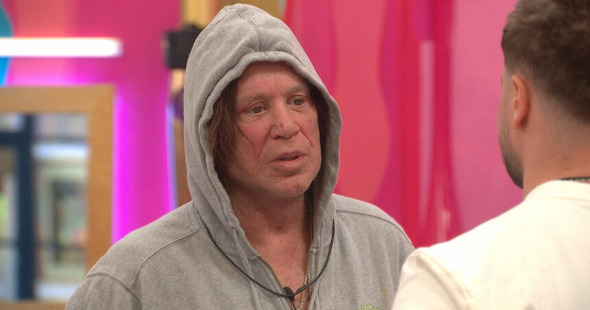 Mickey Rourke, la 71 de ani, îndepărtat dintr-o emisiune TV din cauza unui conflict „nepermis” cu un partener de platou 1 mickey rourke actorul in varsta de 71 de ani dat afara dintr un show tv dupa un conflict inacceptabil cu un coleg 68000275ec005