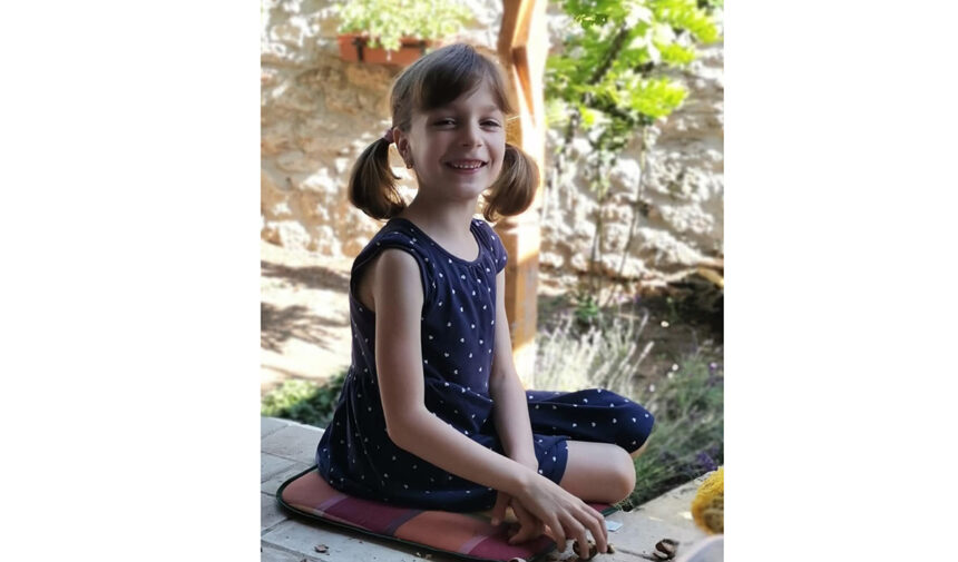 Povestea emoționantă a Anei: Două veri de luptă în Spitalul Mangalia – Alătură-te călătoriei ei spre vindecare! 1 micuta ana este un inger in suferinta timp de doi ani casa fetitei a fost spitalul mangalia fii parte din miracolul videcarii ei 6801fe721d986