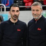 Mihai Stoica ne împărtășește identitatea "tânărului misterios" din vestiarul FCSB, prezent și la confruntarea cu CFR: "Credeam că în perioada sărbătorilor se întoarce acasă" 2 mihai stoica dezvaluie cine e tanarul civil care a aparut in vestiarul lui fcsb si la meciul cu cfr de sarbatori credeam ca merge acasa 6805f189155e8