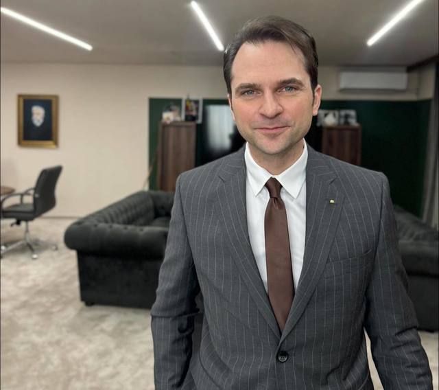 Ministerul Energiei: Comunitățile locale investesc peste 2 miliarde de lei în parcuri solare! 1 ministerul energiei peste 2 miliarde de lei investiti in parcuri fotovoltaice de comunitatile locale 680cc0be6eb71