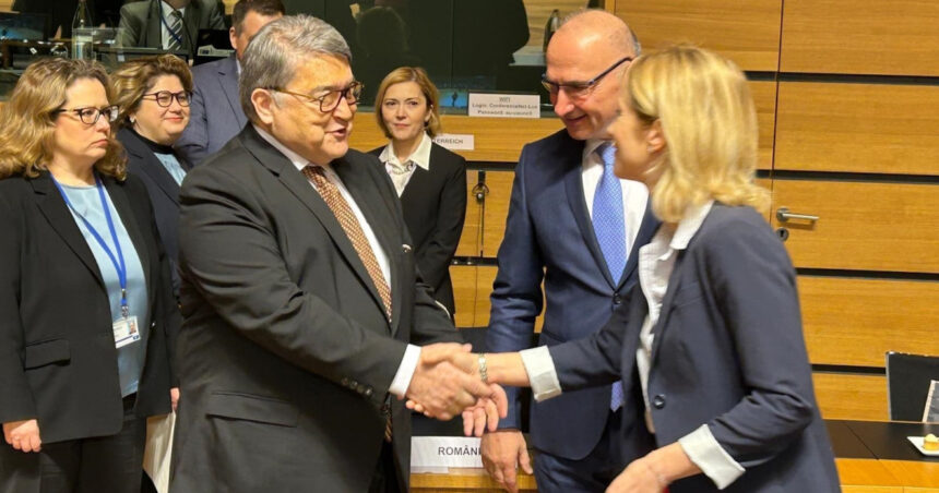 România își reafirmă sprijinul pentru propunerea șefei diplomației europene de a susține militar Ucraina 1 ministrul de externe romania sustine initiativa sefei diplomatiei ue de a oferi sprijin militar ucrainei 67fd73c69e407