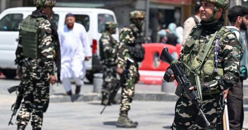 „Oficial pakistanez: O acțiune militară din partea Indiei se apropie, iar noi ne-am consolidat apărarea” 1 ministrul pakistanez al apararii spune ca o incursiune militara din partea indiei este iminenta ne am intarit fortele 680fca3856851
