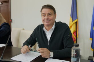 mitroi a preluat proiectul lui palaz ca sa spuna ca este al lui incep lucrarile pentru modernizarea teatrului de vara mamaia 680b7654e261d