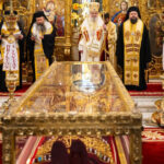 Sfintele Relicve ale Împărătesei Elena au pătruns la Mănăstirea Pantocrator. Pelerinii sunt invitați să se închine până pe 8 mai. 2 moastele sfintei imparatese elena au ajuns la manastirea pantocrator pelerinii sunt asteptati pana pe 8 mai 681283af867c1