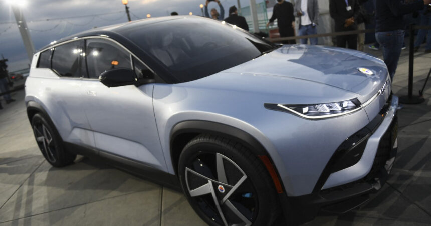 De ce automobile electrice de lux, evaluat la sute de mii de euro, au fost lăsate în paragină pe marginea șoselei? 1 motivul pentru care masini electrice noi de sute de mii de euro au fost abandonate pe marginea drumului 6801f539e378f