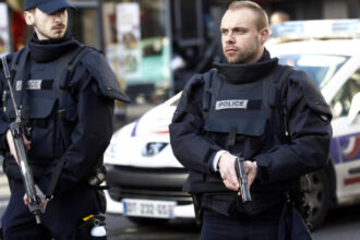 news alert alerta in franta un elev a injunghiat patru adolescenti intr un liceu din nantes 680a3bb980301