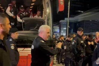 news alert marius sumudica si a dat demisia in fata suporterilor nu mai sunt antrenorul rapidului va multumesc frumos pentru tot ce ati facut 6809490ce282e