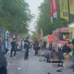 Alertă de ultimă oră: O mașină a năvălit în mulțimea de la un festival din Vancouver, provocând mai multe victime, conform informațiilor oficiale. 3 news alert o masina a intrat in multime la un festival in vancouver mai multe persoane au fost ucise anunta autoritatile 680dd8b16c168