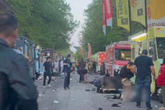 news alert o masina a intrat in multime la un festival in vancouver mai multe persoane au fost ucise anunta autoritatile 680dd8b16c168