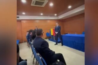 nicusor dan primit cu ostilitate in diaspora romanii din spania l au huiduit video 67f2acb97378b