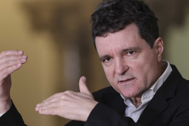 nicusor dan recunoaste ca a folosit masina primariei pentru deplasari in scop electoral ma duce acasa poate sa ma duca la dezbateri 67ffbe162e4fe