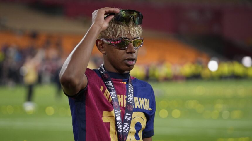 Performanța remarcabilă a lui Lamine Yamal în confruntarea dintre Barcelona și Real Madrid: „A strălucit în fața lui Fran Garcia” 1 nota primita de lamine yamal dupa ce barcelona a rapus o pe real madrid s a jucat cu fran garcia 680e065532830