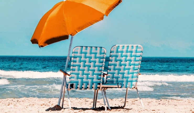 O escrocherie pe litoral: O femeie a păcălit zeci de turiști promițându-le cazare fictivă 1 o femeie a inselat zeci de turisti inducandu i in eroare ca le asigura cazare pe litoral 67f6b21826e46