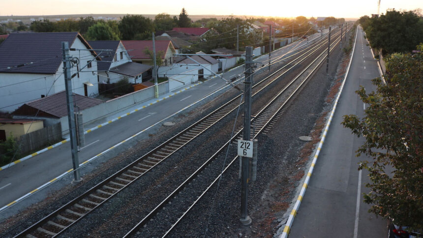 Tragedie în Valu lui Traian: O femeie a decedat după ce a fost lovită de un tren, iar circulația feroviară este suspendată temporar. 1 o femeie a murit dupa ce a fost lovita de tren in valu lui traian circulatia feroviara este oprita temporar in zona respectiva 680f263fe91d6