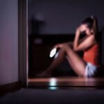 O mamă din Tulcea își folosea copiii pentru a atrage tinere prin metoda Loverboy: a creat o rețea infracțională și se prezenta ca prietenă a fetelor. 2 o femeie din tulcea si a pus copiii sa recruteze tinere prin metoda loverboy a format un grup infractional si se dadea prietena cu fetele 680189144f7b1