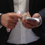 „România în criză: deficitul bugetar atinge 2,3% din PIB în primele trei luni ale anului” 2 o situatie alarmanta pentru romania deficitul bugetar a ajuns la 23 din pib in primele trei luni ale anului 6808dff2dbd9c