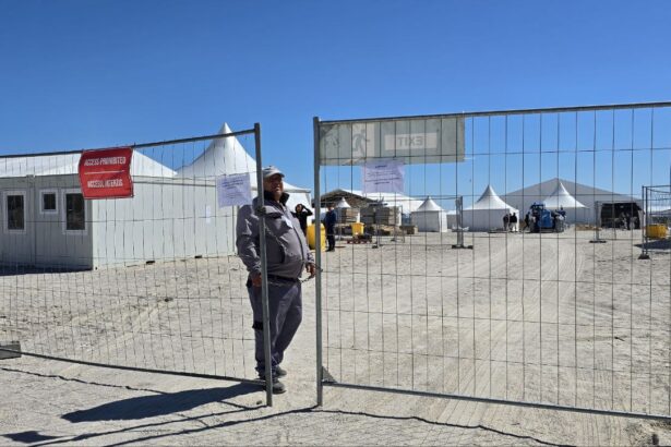 oficial compania sunfest srl organizatorul festivalului sunwaves cere in instanta suspendarea somatiei de la politia locala 68106a53e1c0d