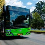 „Operatorii de transport sunt obligați să expună prețurile călătoriilor în sistem braille, în interiorul vehiculelor” 3 operatorii din transport trebuie sa afiseze in interiorul mijloacelor de transport placute cu pretul calatoriei in sistem braille 67ef6b91efbba