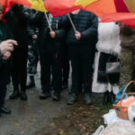 Opt participanți la omagierea lui Corneliu Zelea Codreanu, puși sub acuzare. Ce infracțiuni li se reproșează? 3 opt oameni care au participat la comemorarea lui corneliu zelea codreanu au fost trimisi in judecata ce acuzatii li se aduc 6801090dca45c