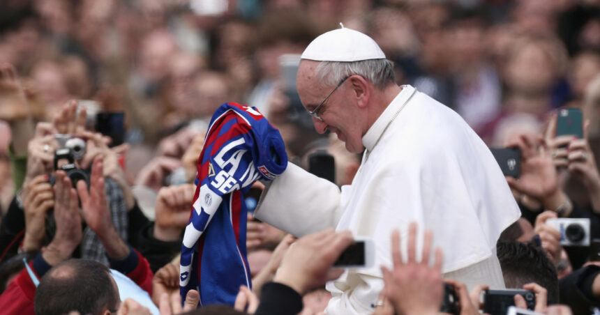 Papa Francisc și dragostea pentru fotbal: echipa argentiniană care i-a câștigat inima 1 papa francisc pasionat de fotbal echipa argentiniana pe care a sustinut o 68062962eeb86