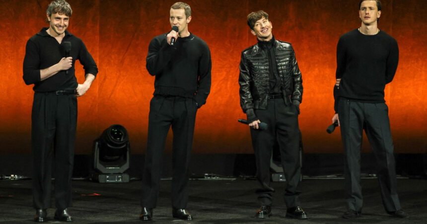 Cele patru pelicule dedicate membrilor The Beatles „vor dezvălui povestea uneia dintre cele mai influente trupe din toate timpurile”. Ce actori își asumă rolurile principale? 1 patru filme despre cei patru membri the beatles vor spune povestea celei mai mari trupe din istorie cine sunt actorii principali 67ecf2ceb1d53