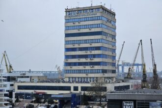 pedepse cu suspendare pentru un functionar de la anr si un capitan de nava care l a mituit cu 40 de litri de motorina 68097d9d3c98d